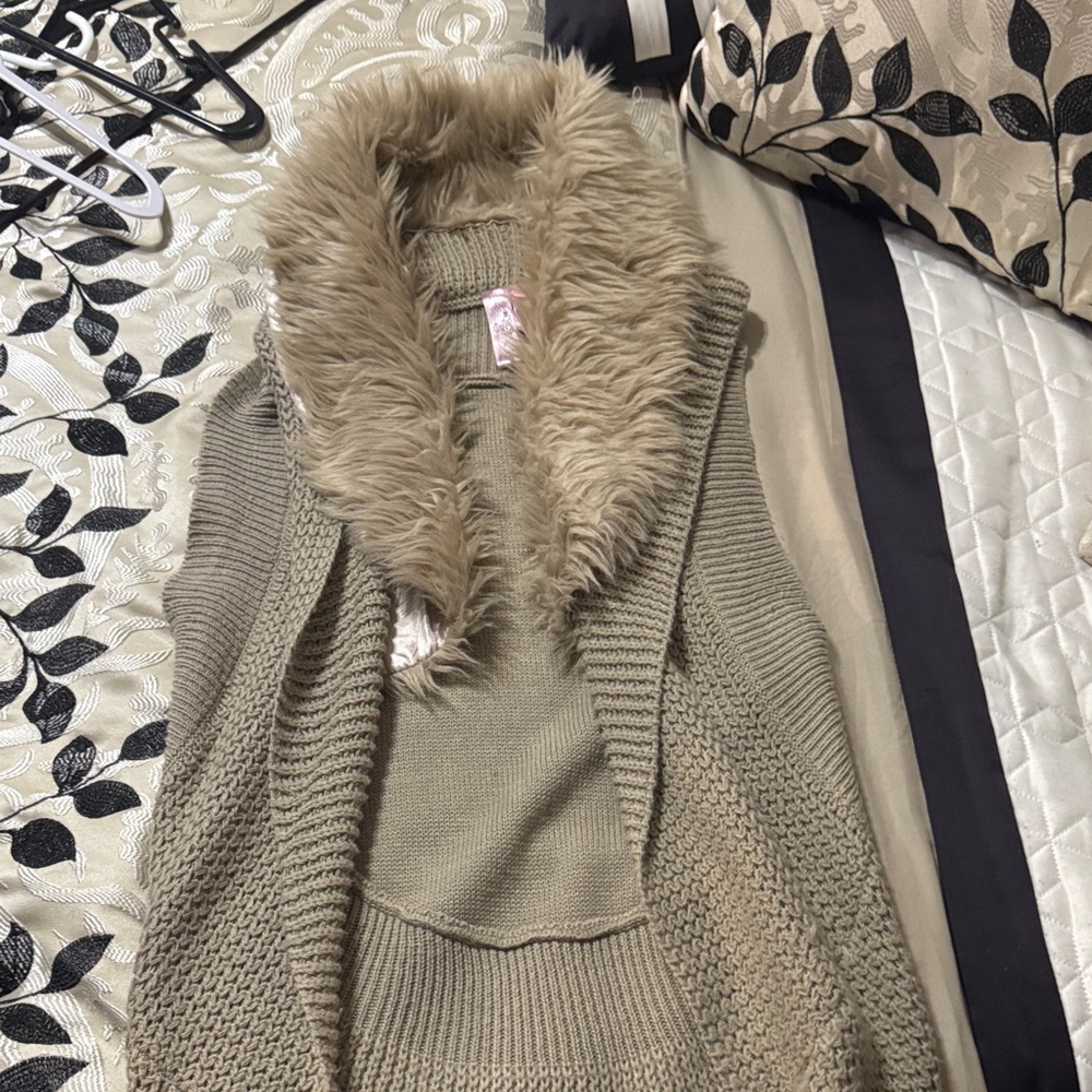 Women's Beige Sweater with Faux Fur Collar